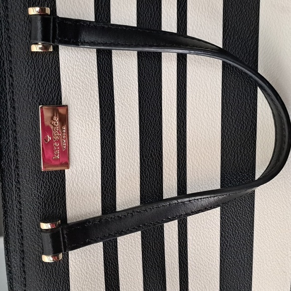 Like new Kate Spade/ satchel purse - Picture 2 of 7